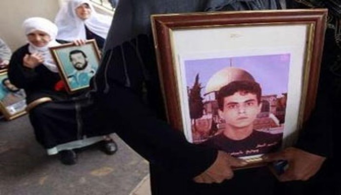 أسرى "إيشل" يضربون عن الطعام ويهددون بالتصعيد