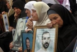 مطالبة حقوقية بالإفراج عن 170 أسيرًا فلسطينيًّا