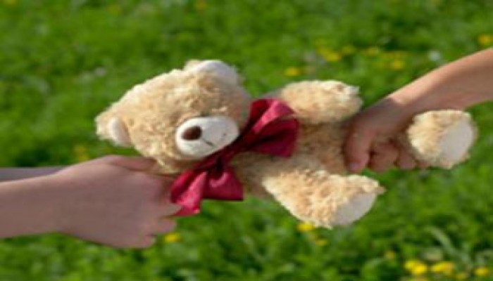 حب التملك عند الأبناء.. مراحل وتدابير