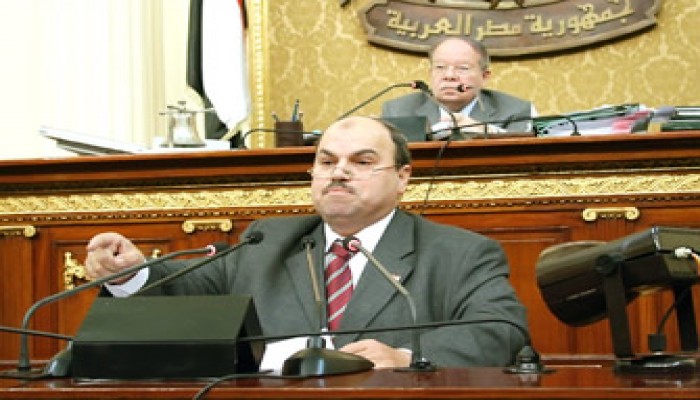 د. حمدي حسن يحمل محافظ الإسكندرية حادث القباري