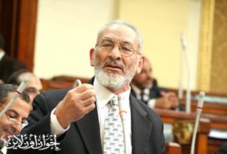 علي لبن: الحكومة تمارس البلطجة على الحجاج