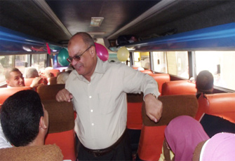 نائبا دائرة "مينا البصل" يودّعان الحجاج