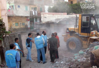 محمود عطية ينظِّم حملات نظافة بشوارع كرموز