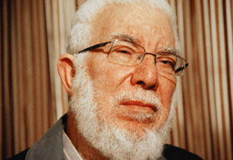 عزاء الأستاذ جمعة أمين للمناصرة في وفاة والدته