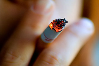 حكم تزويج المدخن وبائع الدخان