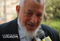 المرشد العام يعزي الحاج طلعت الشناوي في وفاة عمه