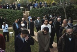 إصابة مغتصبَيْن في عملية للمقاومة بالخليل