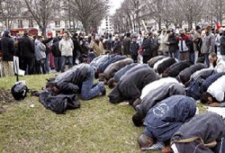 الجالية الإسلامية في إيطاليا تستغيث من العنصرية