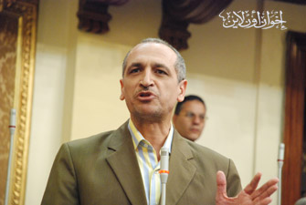 أمن الغربية يمزِّق لافتات هلال!