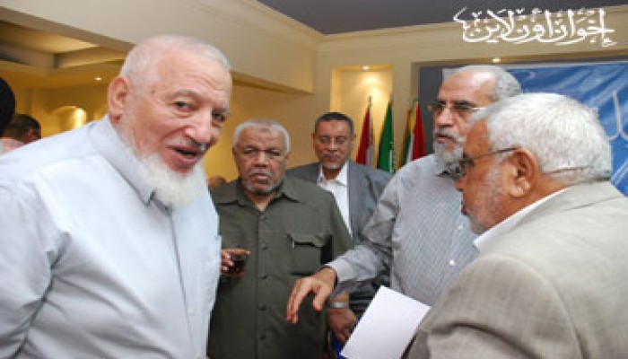 مسئولو المكاتب الإدارية على مائدة إفطار المرشد العام