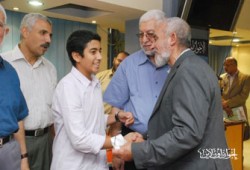 أسر رهائن العسكرية على مائدة إفطار المرشد العام