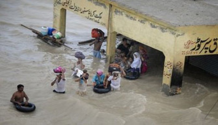 الإخوان يناشدون الأمة العربية والإسلامية وشعوب العالم إغاثة منكوبي باكستان