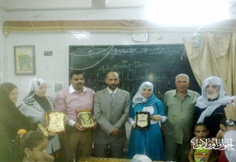 نائب الإخوان بأسيوط يكرِّم الأولى على الجمهورية