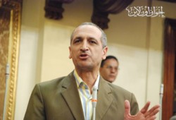 عبد الحليم هلال ينظِّم قافلة أسنان مجانية