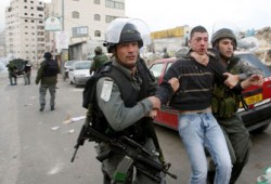 إصابة 5 فلسطينيين في مواجهات مع الاحتلال بالقدس