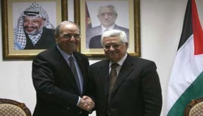 الفصائل الفلسطينية: "ميتشل" يدفع عباس للمفاوضات المباشرة!