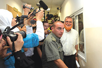 الشيخ الأسير محمد أبو طير.. حكاية بطعم العزة