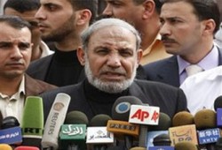 الزهار: مفاوضات تبادل الأسرى متوقفة منذ 5 أشهر