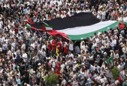 مظاهرة أمام مقر الحكومة البريطانية ضد مجزرة الكيان