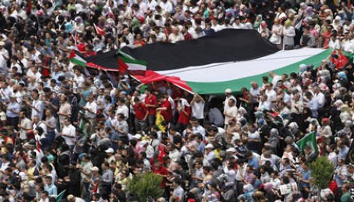 مظاهرة أمام مقر الحكومة البريطانية ضد مجزرة الكيان