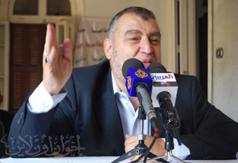 زوجة الشاطر تسأل الرئيس: لماذا كل هذا الظلم لزوجي في عهدك؟