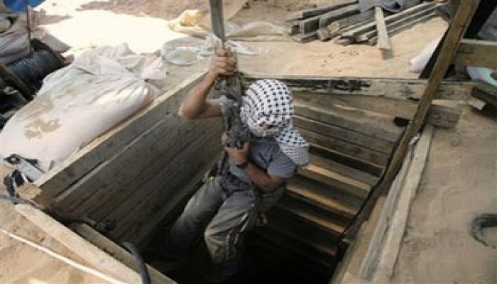 استشهاد 4 فلسطينيين في نفق سممته مصر