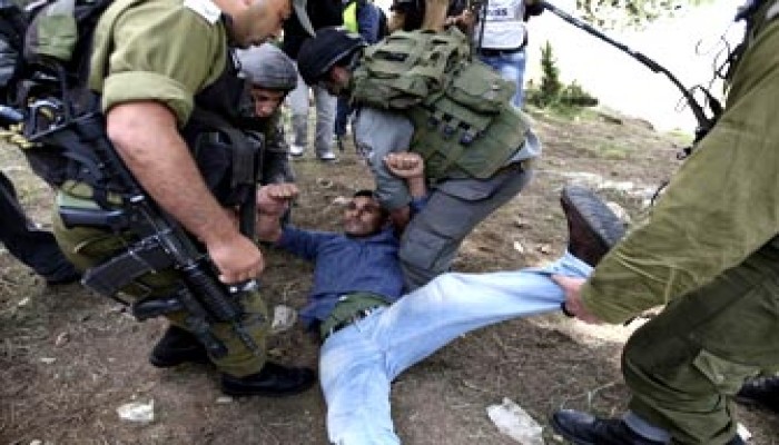 الاحتلال يختطف 100 فلسطيني خلال يومين
