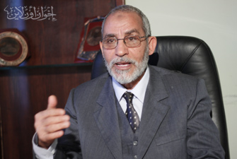 المرشد العام يطالب بسرعة الإفراج عن الشاطر وإخوانه