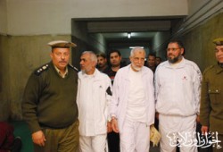 قرار بإخلاء سبيل د. محمود عزت و15 من إخوانه