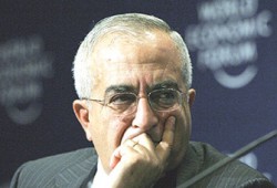 "حماس" تدعو إلى محاكمة فياض رسميًّا وشعبيًّا