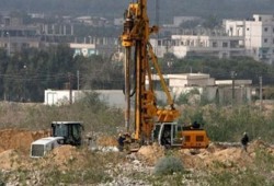 الصحافة العالمية: الصهاينة يستعجلون بناء "الفولاذي"!!