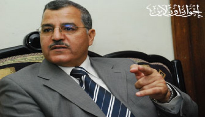 نقل د. عليوة لمستشفى المنيل الجامعي لتدهور صحته