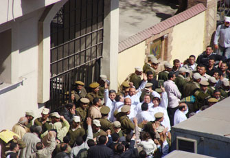 للمرة الثالثة.. القضاء ينتصر للأقصى ويخلي سبيل 24