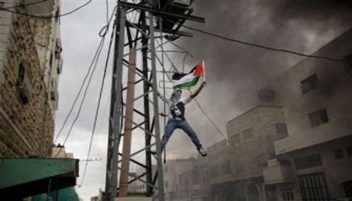 حماس تحيي هبَّة الخليل.. وعباس يعتقل 4!!