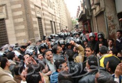 الأمن يحاصر مظاهرة نصرة الأقصى بالأزهر