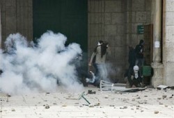 الاتحادات المهنية العربية تنظم وقفةً أمام دار الحكمة