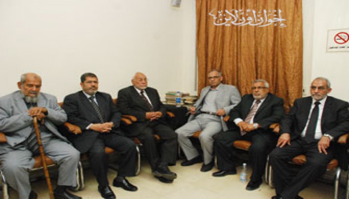 المرشد العام يحضر عقد زواج نجل د. عزت