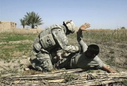 الاحتلال يعتقل العشرات بالضفة ومواجهات بالقدس