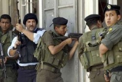 ميليشيا عباس تعتقل مقاومين بتهمة إطلاق صاروخ