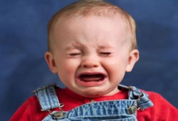 طفلي حساس يبكي لأقل الأسباب