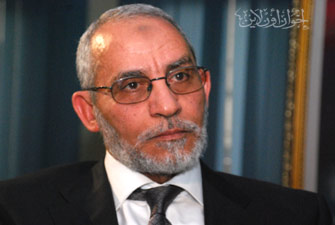 المرشد العام يشارك في جنازة كريمة الحاج دحروج