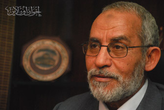 المرشد العام يقدِّم واجب العزاء في د. علي صبري