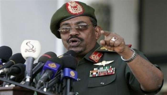 البشير يتنحى عن منصب القائد العام للقوات المسلحة