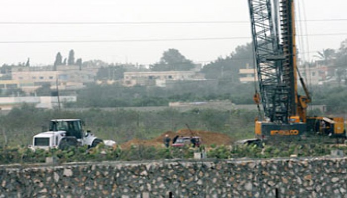 فعاليات احتجاجية بمعرض الكتاب ضد الجدار الفولاذي