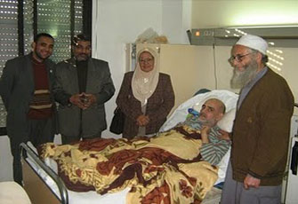 دعوات بتمام الشفاء للدكتور مجدي قرقر