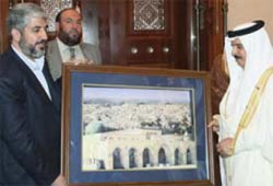 خالد مشعل يبحث جهود المصالحة مع ملك البحرين