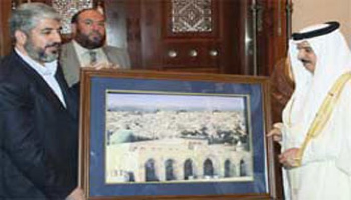 خالد مشعل يبحث جهود المصالحة مع ملك البحرين