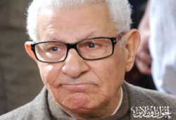 "موقع صهيوني" يعيد نشر مقال مكرم محمد أحمد