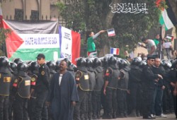 200 ناشط دولي يهددون بالتحرك باتجاه غزة مساء اليوم