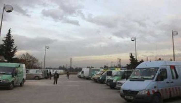 إحياء ذكرى "مجزرة غزة" بالشموع أمام "دار القضاء"